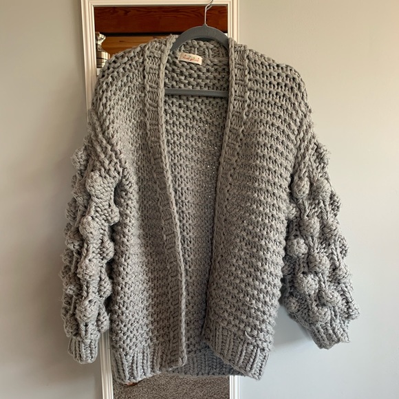 Oversized bubble-knit gray cardigan - Picture 1 of 3